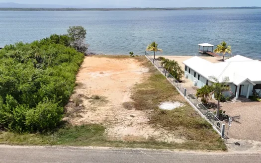 Beautiful Plantation Lagoonfront Lot